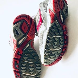 Vintage Saucony Cohesion Running Shoes